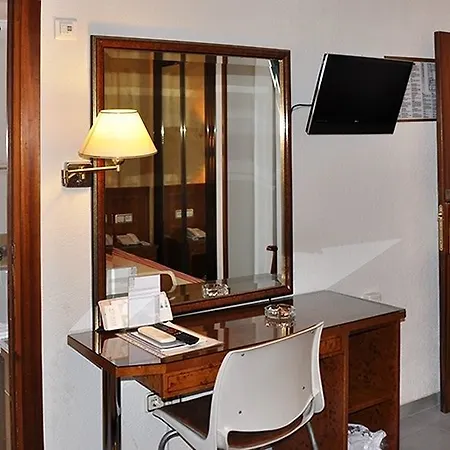 酒店 阿拉贡酒店 *